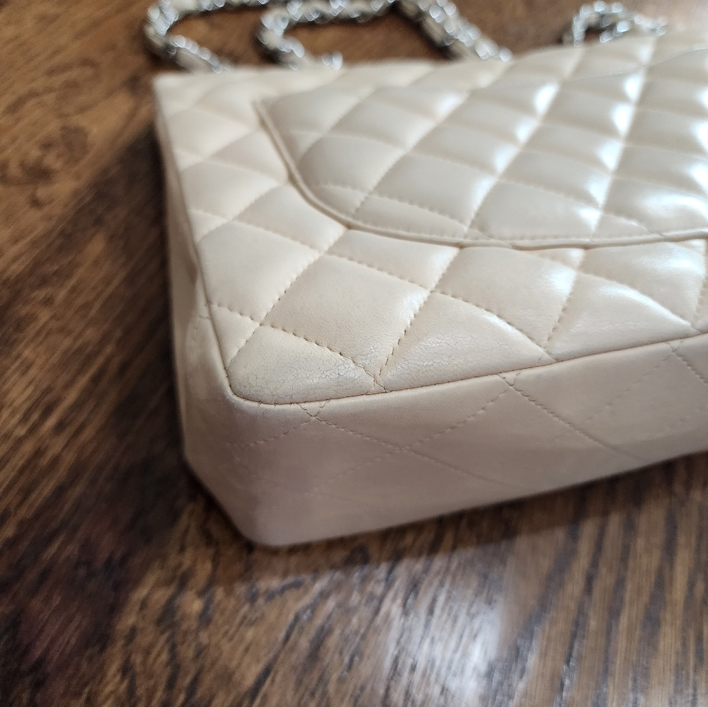 RARE Chanel Cream Lambskin Single Flap - Picture 11 of 13